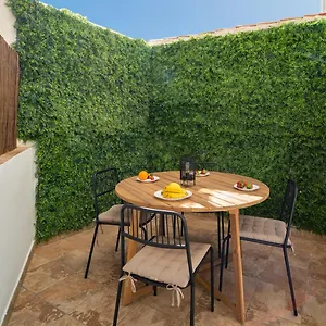 apartamento-cntrico-con-mucho-encanto-con-patio-de-uso.1costadelsol.com/